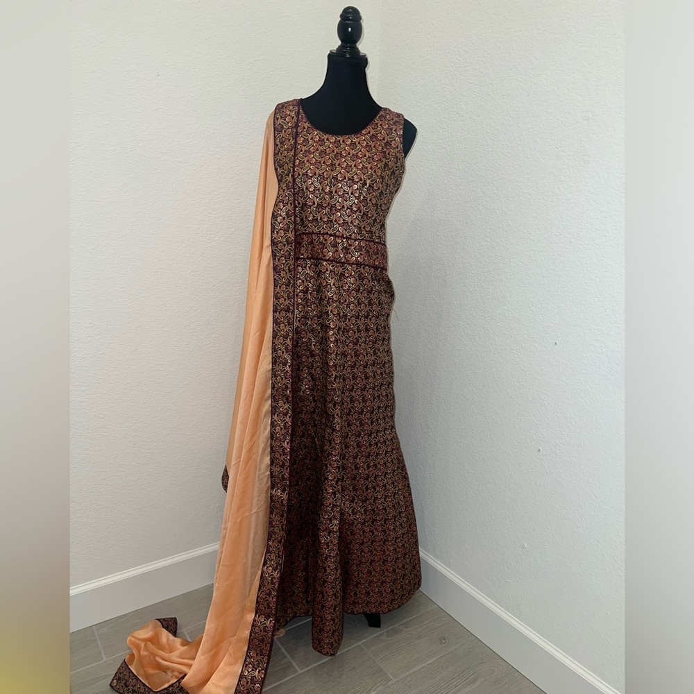 New Gown, never used